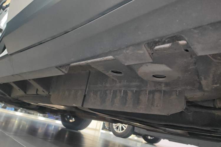Used Cadillac XT5 2022 2.0T Four-Wheel Drive Luxury Version (Hummingbird Edition) Left Side Sill