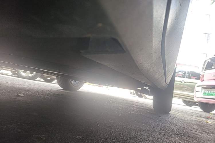 Used Cadillac XT5 2022 2.0T Four-Wheel Drive Luxury Version (Hummingbird Edition) Left Side Sill
