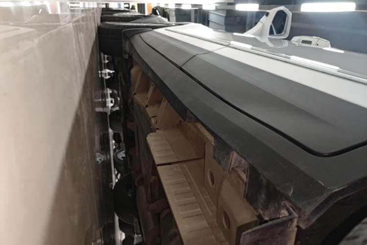 Used Cadillac XT5 2022 2.0T Two-Wheel Drive Luxury Version Left Side Sill