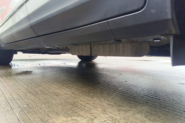 Used Cadillac XT5 2022 2.0T Two-Wheel Drive Luxury Version Left Side Sill