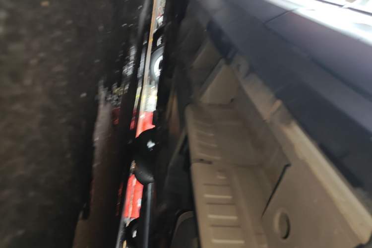 Used Cadillac XT5 2022 2.0T Two-Wheel Drive Luxury Version Left Side Sill