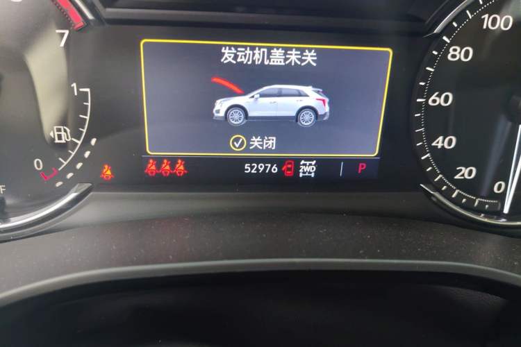Used Cadillac XT5 2022 2.0T Four-Wheel Drive Premium Edition Odometer Close Up