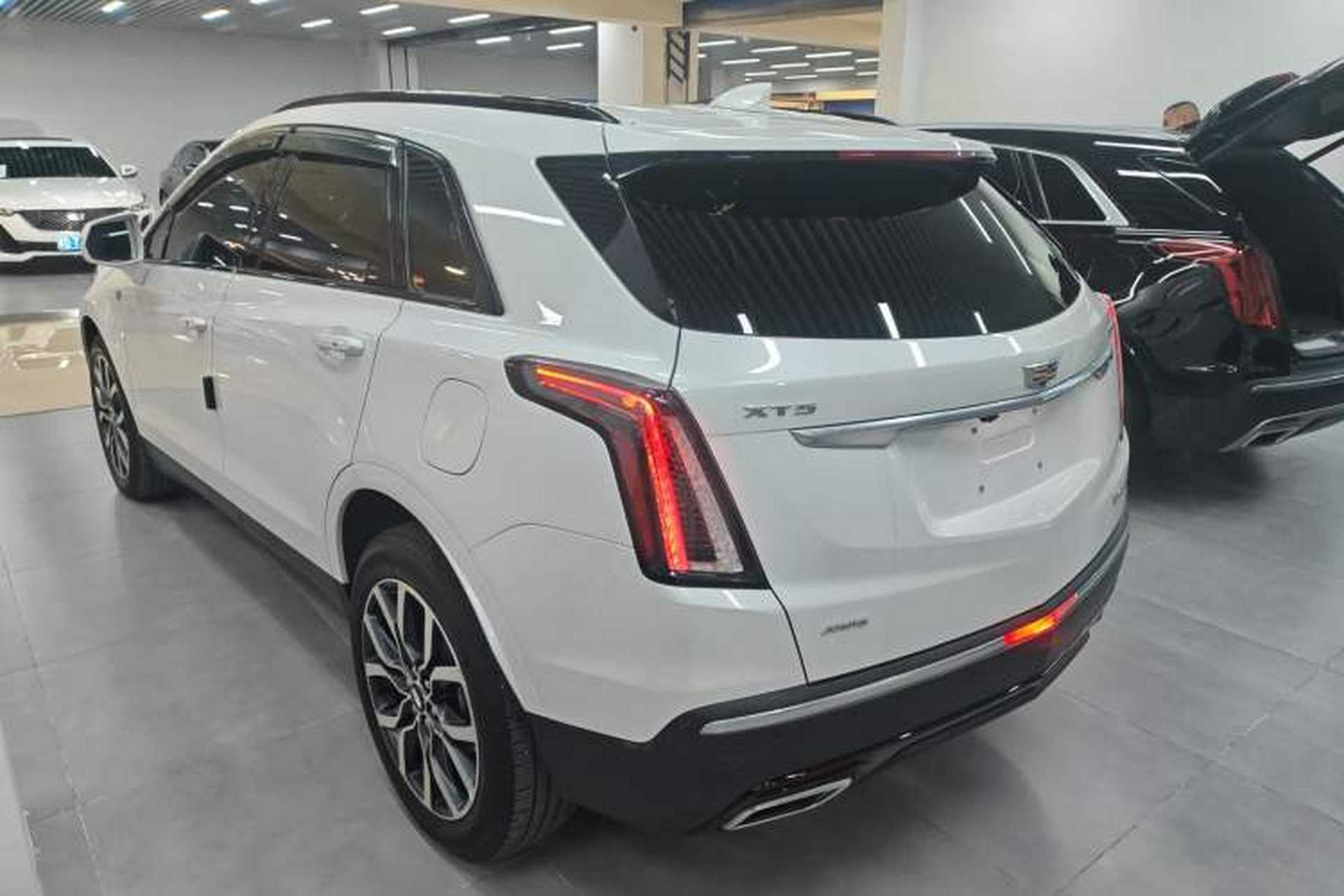 Used Cadillac XT5 2022 2.0T Four-Wheel Drive Luxury Version (Hummingbird Edition) Rear Left 45 Deg