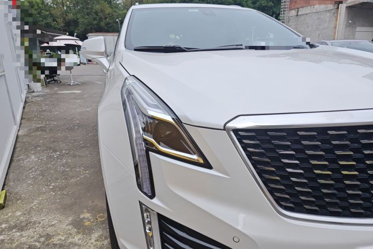 Used Cadillac XT5 2022 2.0T Two-Wheel Drive Luxury Version Right Front Headlight
