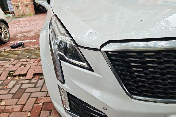 Used Cadillac XT5 2022 2.0T Two-Wheel Drive Luxury Version Right Front Headlight