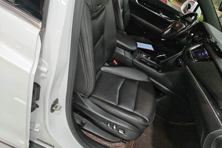 Used Cadillac XT5 2022 2.0T Two-Wheel Drive Luxury Version Right Front Seat