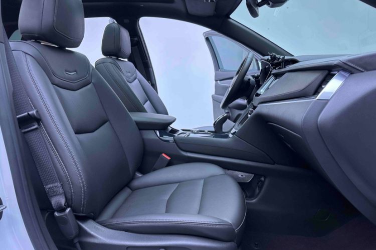 Used Cadillac XT5 2022 2.0T Two-Wheel Drive Luxury Version Right Front Seat