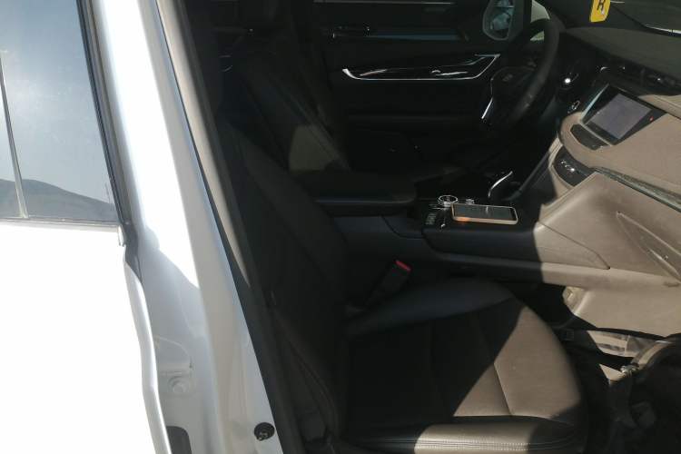 Used Cadillac XT5 2022 2.0T Two-Wheel Drive Luxury Version Right Front Seat
