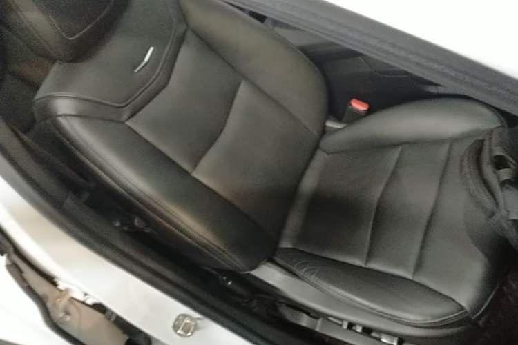 Used Cadillac XT5 2022 2.0T Four-Wheel Drive Luxury Version (Hummingbird Edition) Right Front Seat