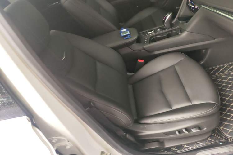 Used Cadillac XT5 2022 2.0T Two-Wheel Drive Luxury Version Right Front Seat