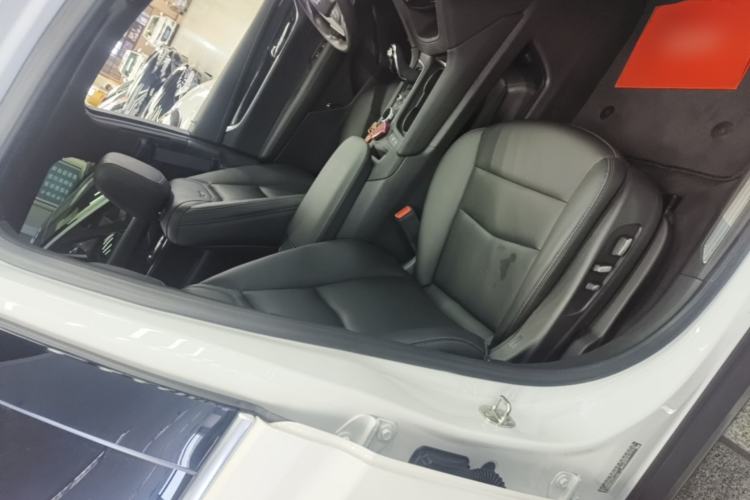 Used Cadillac XT5 2022 2.0T Two-Wheel Drive Luxury Version Right Front Seat