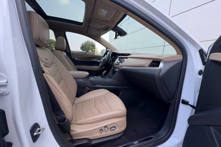 Used Cadillac XT5 2022 2.0T Four-Wheel Drive Platinum Edition Right Front Seat
