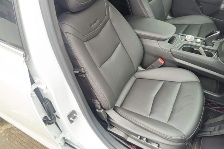 Used Cadillac XT5 2022 2.0T Two-Wheel Drive Luxury Version Right Front Seat