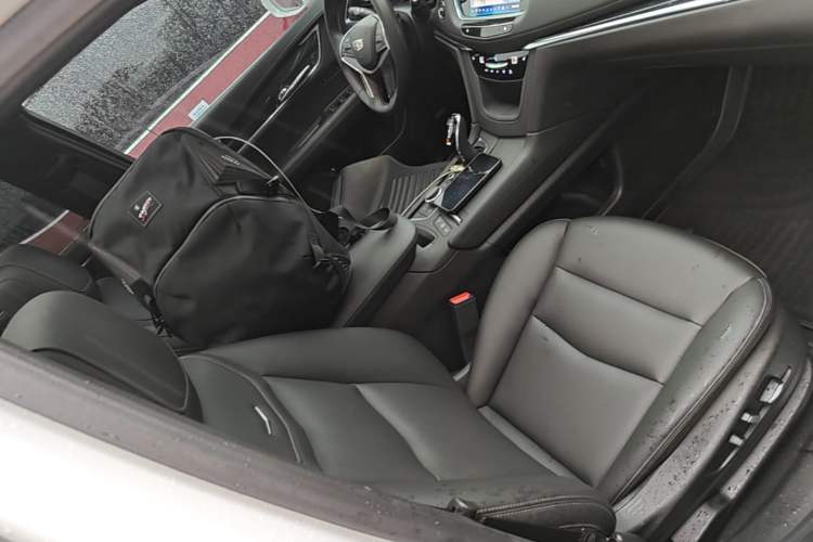 Used Cadillac XT5 2022 2.0T Two-Wheel Drive Luxury Version Right Front Seat