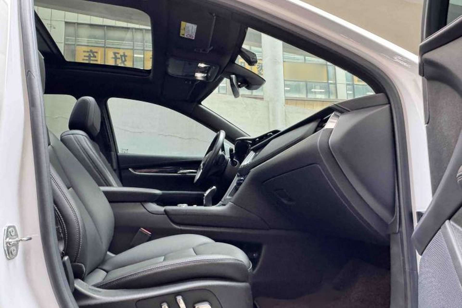 Used Cadillac XT5 2022 2.0T Two-Wheel Drive Luxury Version Right Front Seat