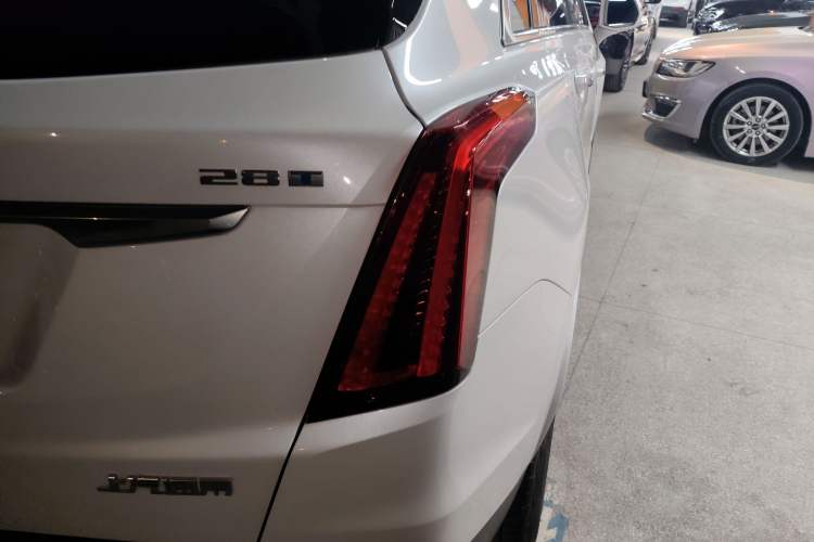 Used Cadillac XT5 2022 2.0T Two-Wheel Drive Luxury Version Right Rear Taillight