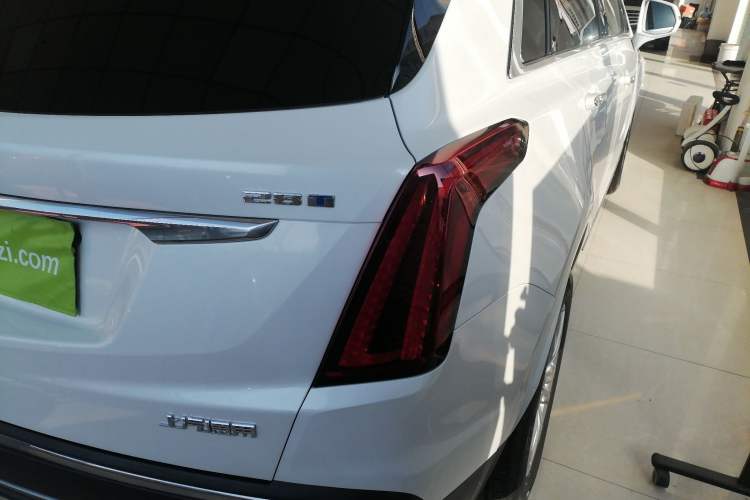 Used Cadillac XT5 2022 2.0T Two-Wheel Drive Luxury Version Right Rear Taillight