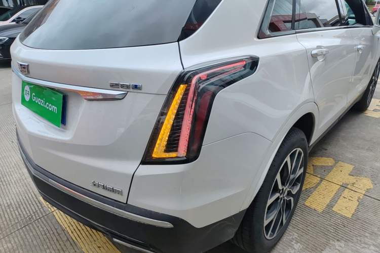 Used Cadillac XT5 2022 2.0T Four-Wheel Drive Luxury Version (Hummingbird Edition) Right Rear Taillight