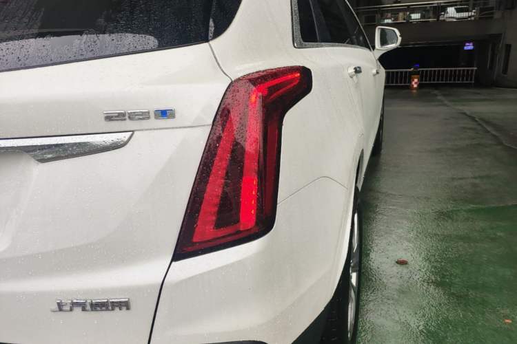 Used Cadillac XT5 2022 2.0T Two-Wheel Drive Luxury Version Right Rear Taillight