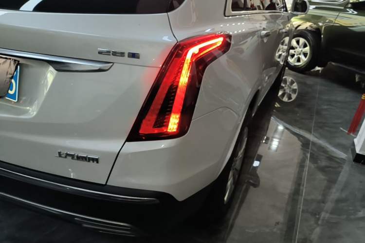Used Cadillac XT5 2022 2.0T Two-Wheel Drive Luxury Version Right Rear Taillight