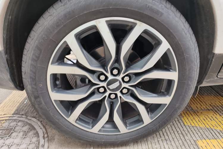 Used Cadillac XT5 2022 2.0T Four-Wheel Drive Luxury Version (Hummingbird Edition) Right Rear Wheel Hub