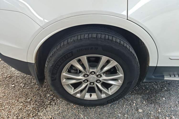Used Cadillac XT5 2022 2.0T Two-Wheel Drive Luxury Version Right Rear Wheel Hub