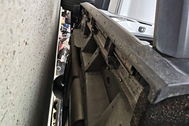 Used Cadillac XT5 2022 2.0T Two-Wheel Drive Luxury Version Right Side Sill