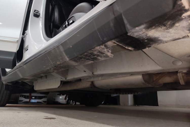 Used Cadillac XT5 2022 2.0T Two-Wheel Drive Luxury Version Right Side Sill