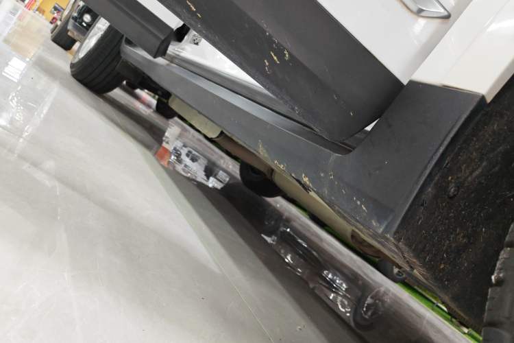 Used Cadillac XT5 2022 2.0T Two-Wheel Drive Luxury Version Right Side Sill