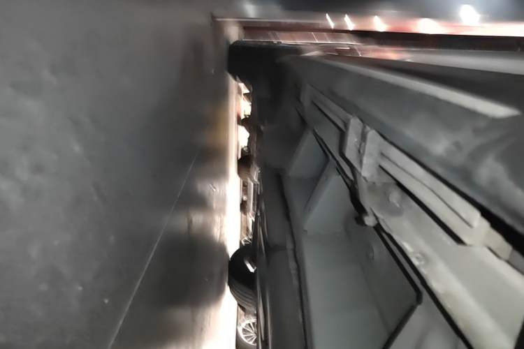 Used Cadillac XT5 2022 2.0T Four-Wheel Drive Luxury Version Right Side Sill
