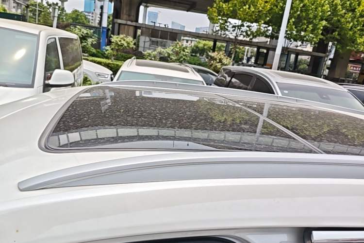 Used Cadillac XT5 2022 2.0T Two-Wheel Drive Luxury Version Roof