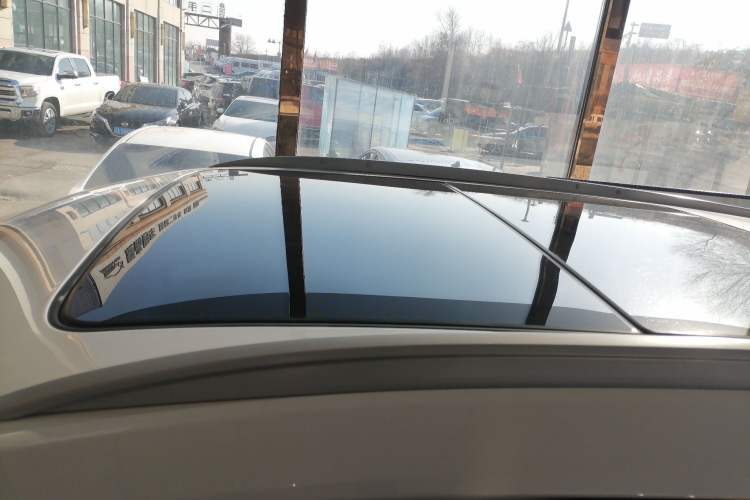 Used Cadillac XT5 2022 2.0T Two-Wheel Drive Luxury Version Roof
