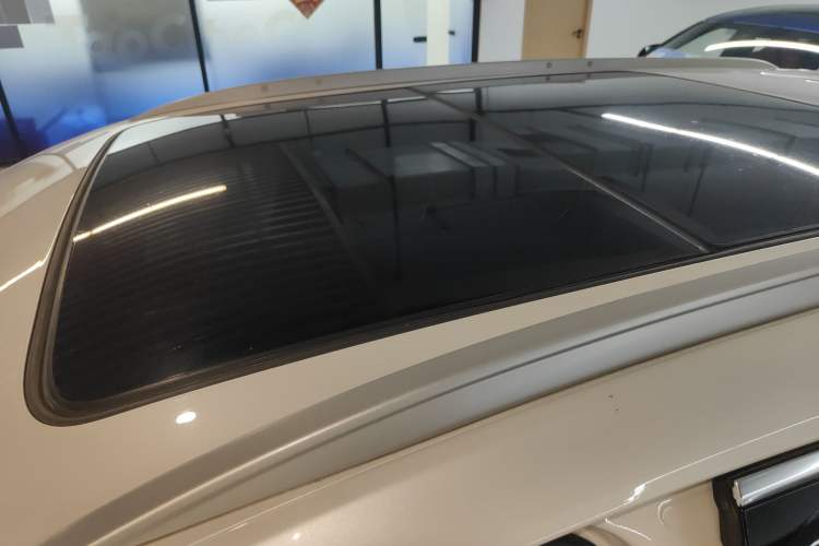 Used Cadillac XT5 2022 2.0T Two-Wheel Drive Luxury Version Roof