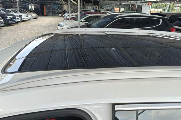 Used Cadillac XT5 2022 2.0T Two-Wheel Drive Luxury Version Roof