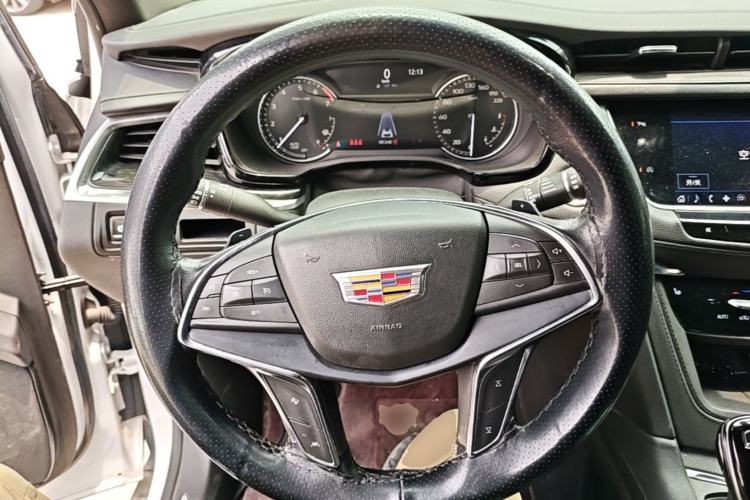 Used Cadillac XT5 2022 2.0T Two-Wheel Drive Luxury Version Steering Wheel