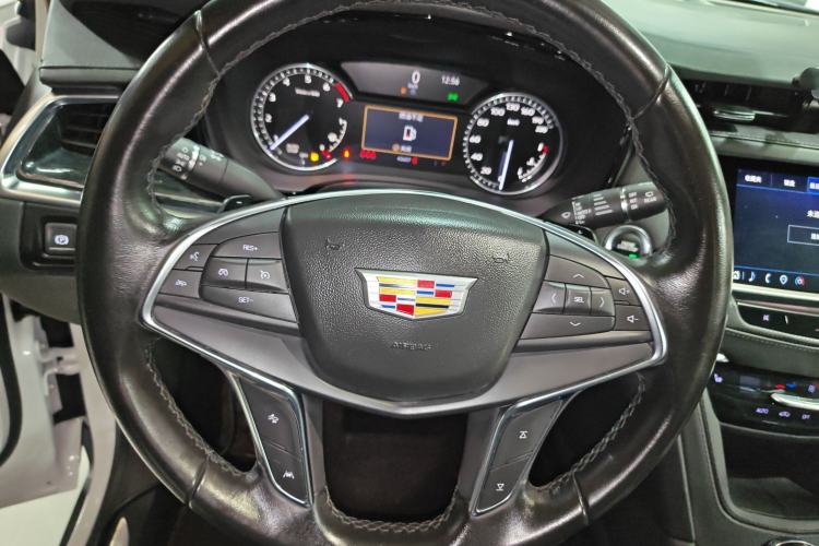 Used Cadillac XT5 2022 2.0T Two-Wheel Drive Luxury Version Steering Wheel