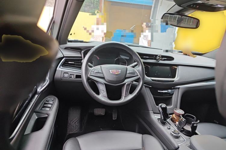 Used Cadillac XT5 2022 2.0T Two-Wheel Drive Luxury Version Steering Wheel