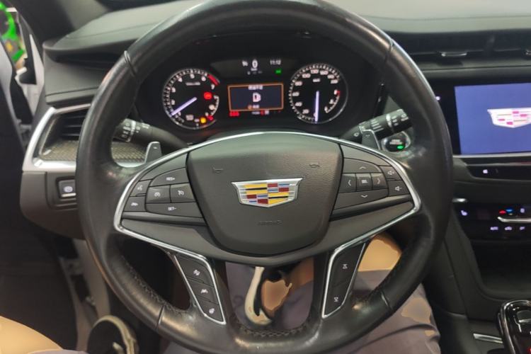 Used Cadillac XT5 2022 2.0T Four-Wheel Drive Luxury Version (Hummingbird Edition) Steering Wheel