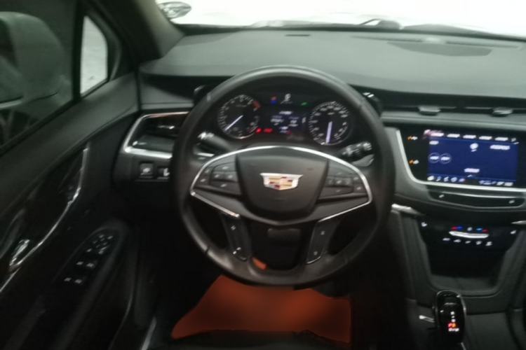 Used Cadillac XT5 2022 2.0T Two-Wheel Drive Luxury Version Steering Wheel