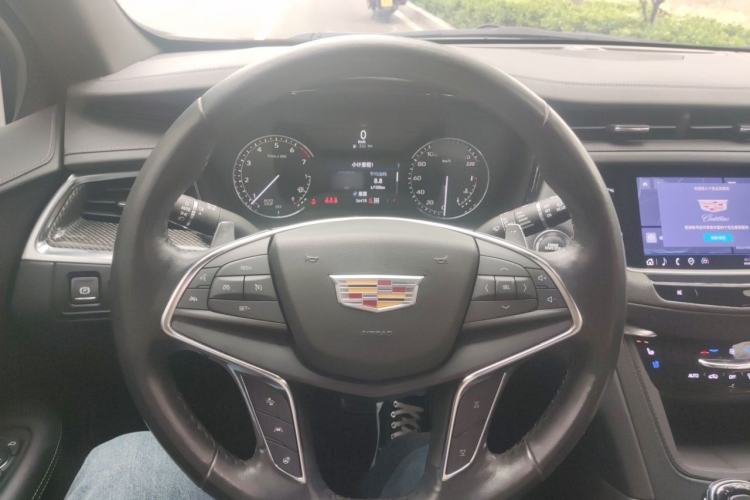 Used Cadillac XT5 2022 2.0T Four-Wheel Drive Premium Edition Steering Wheel