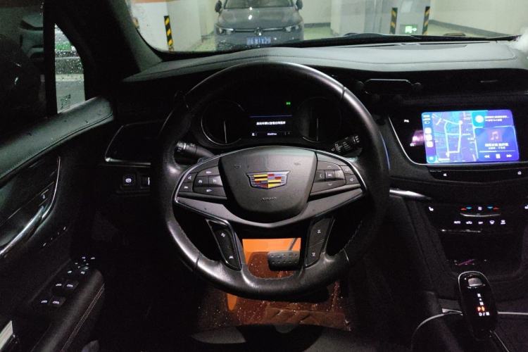 Used Cadillac XT5 2022 2.0T Two-Wheel Drive Luxury Version Steering Wheel