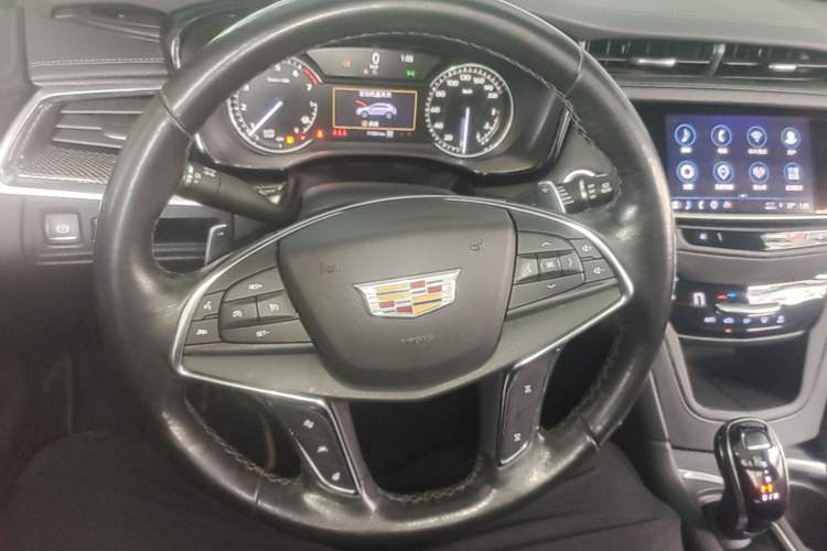 Used Cadillac XT5 2022 2.0T Four-Wheel Drive Luxury Version (Hummingbird Edition) Steering Wheel