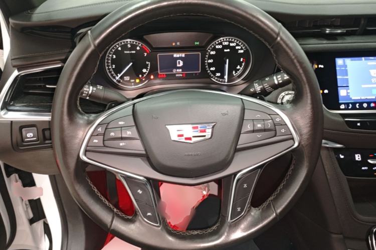 Used Cadillac XT5 2022 2.0T Two-Wheel Drive Luxury Version Steering Wheel