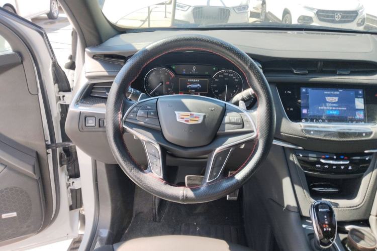 Used Cadillac XT5 2022 2.0T Four-Wheel Drive Luxury Version (Hummingbird Edition) Steering Wheel