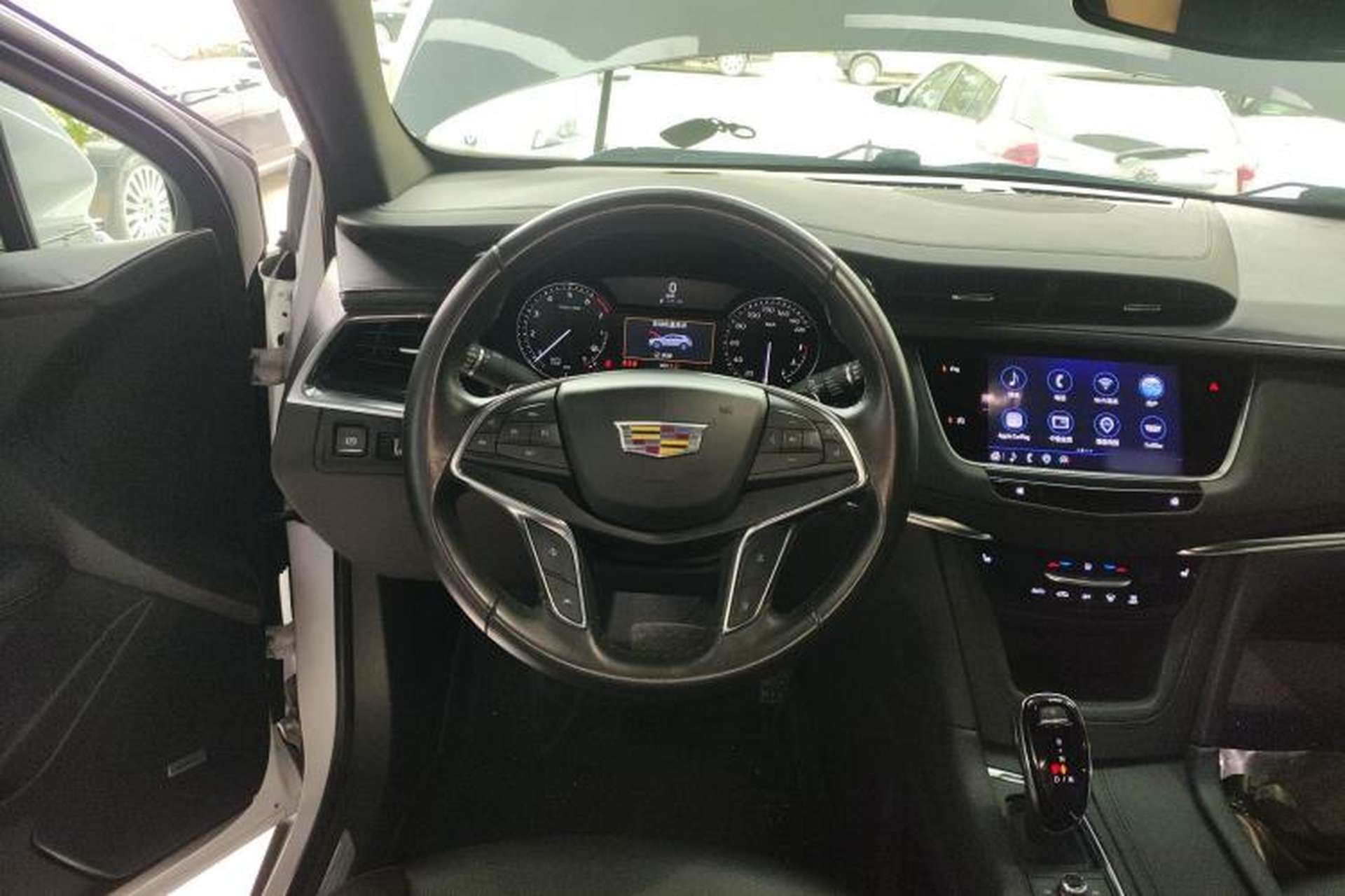 Used Cadillac XT5 2022 2.0T Two-Wheel Drive Luxury Version Steering Wheel