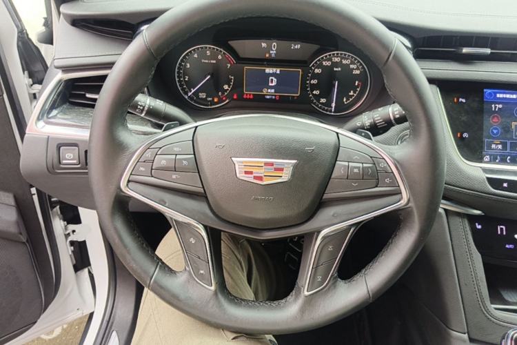 Used Cadillac XT5 2022 2.0T Two-Wheel Drive Luxury Version Steering Wheel