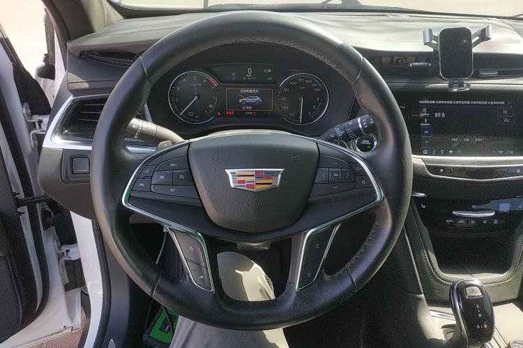 Used Cadillac XT5 2022 2.0T Two-Wheel Drive Luxury Version Steering Wheel