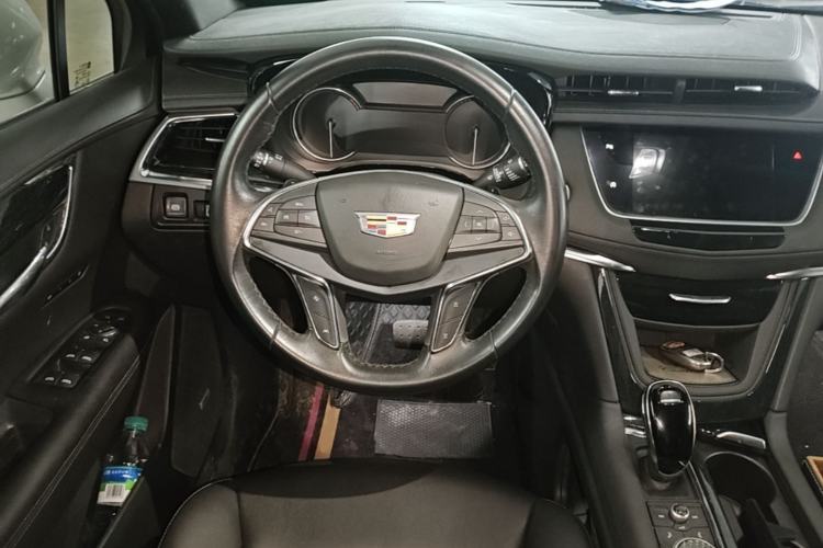 Used Cadillac XT5 2022 2.0T Two-Wheel Drive Luxury Version Steering Wheel