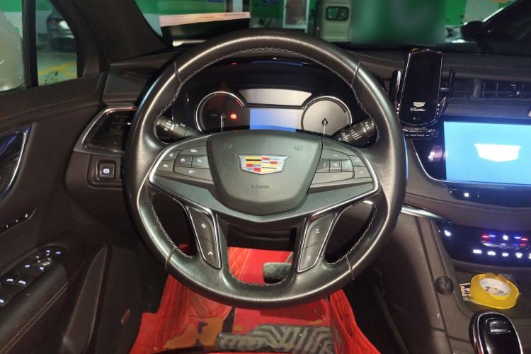 Used Cadillac XT5 2022 2.0T Two-Wheel Drive Luxury Version Steering Wheel