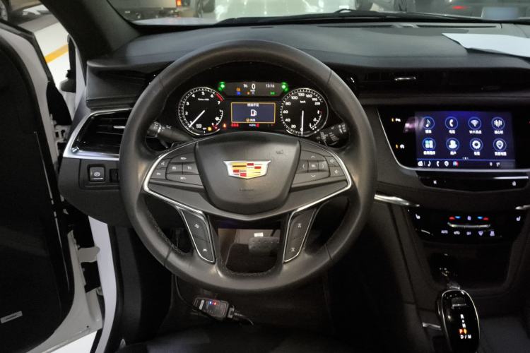 Used Cadillac XT5 2022 2.0T Two-Wheel Drive Luxury Version Steering Wheel